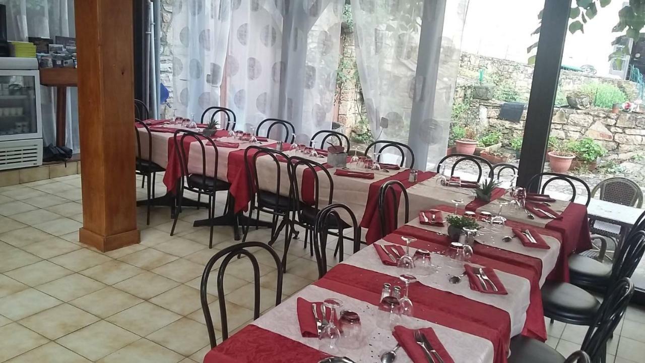 La Petite Maison D'Arnal Sainte-Enimie Luaran gambar